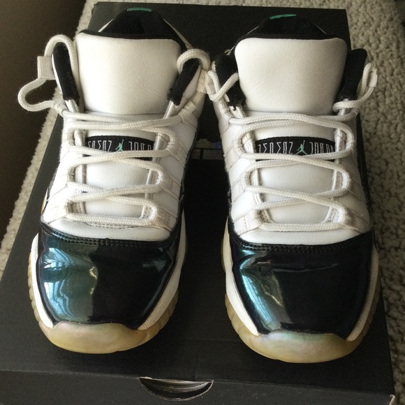 Jordan Retro 11 Low Emerald Green/Purple Flip-Flop - Picture 4 of 11